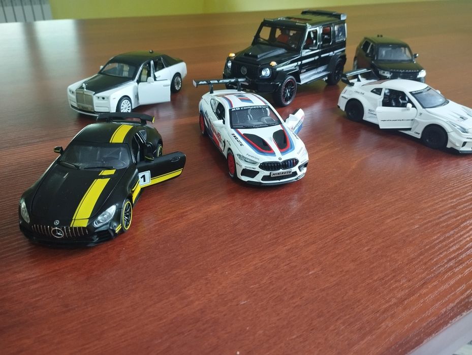 Металлические машинки для коллекции