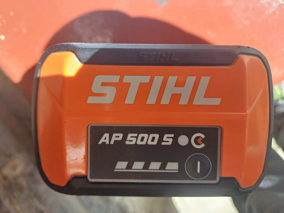 Vand  stihl ms 391 si acumulatori stihl ap 500 s        .