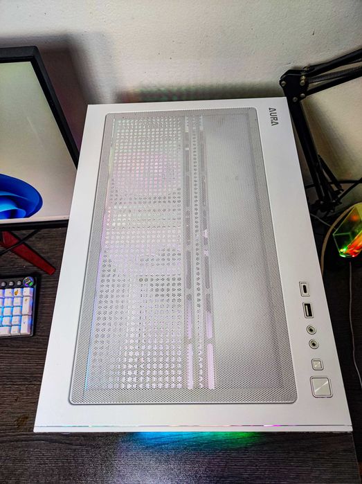 Нов! Ryzen 7 5700X, RX 9060 XT 16GB, 32GB RAM, 1TB SSD NVMe