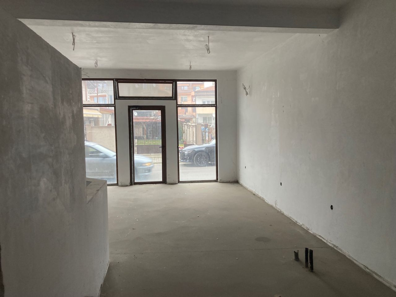 Дава се под наем Магазин в Свиленград - 50 кв.м за 255 € - Снимка #2