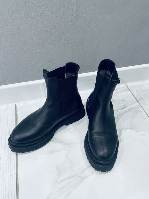 Продам зимние сапоги челси