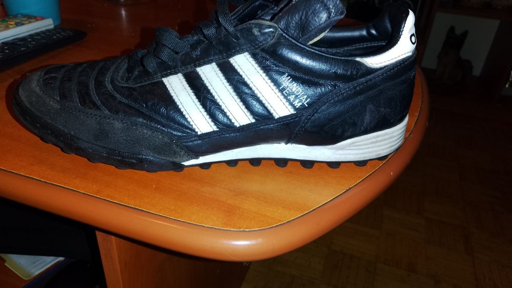 Оригинални Adidas mundial team стоножки