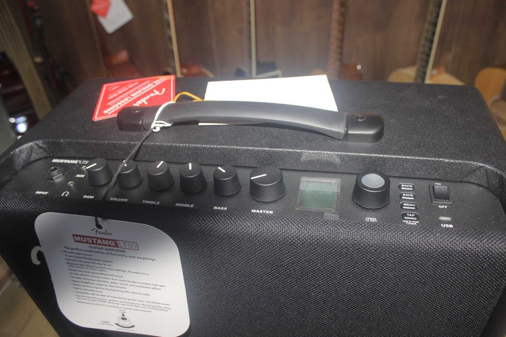 Комбоусилитель для гитары Fender Mustang® LT50
