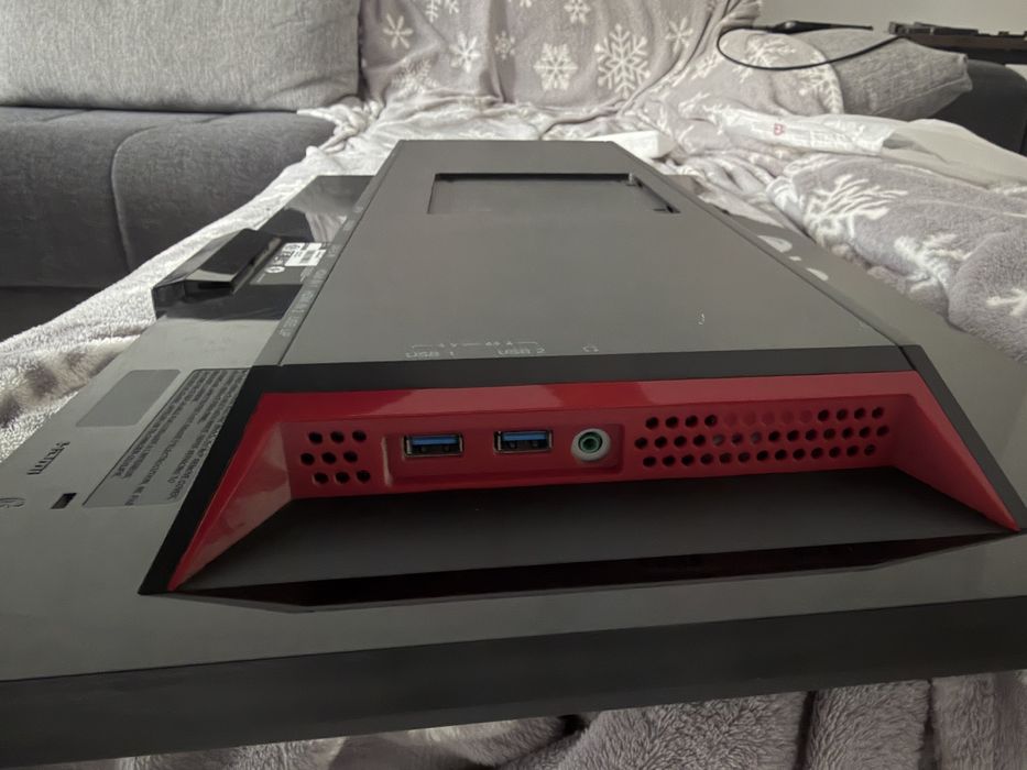 Monitor LG 24GM77 - 24 inch 144hz cu suport birou