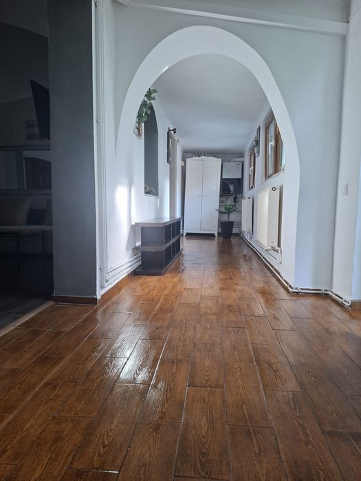 Inchiriez parter de casa