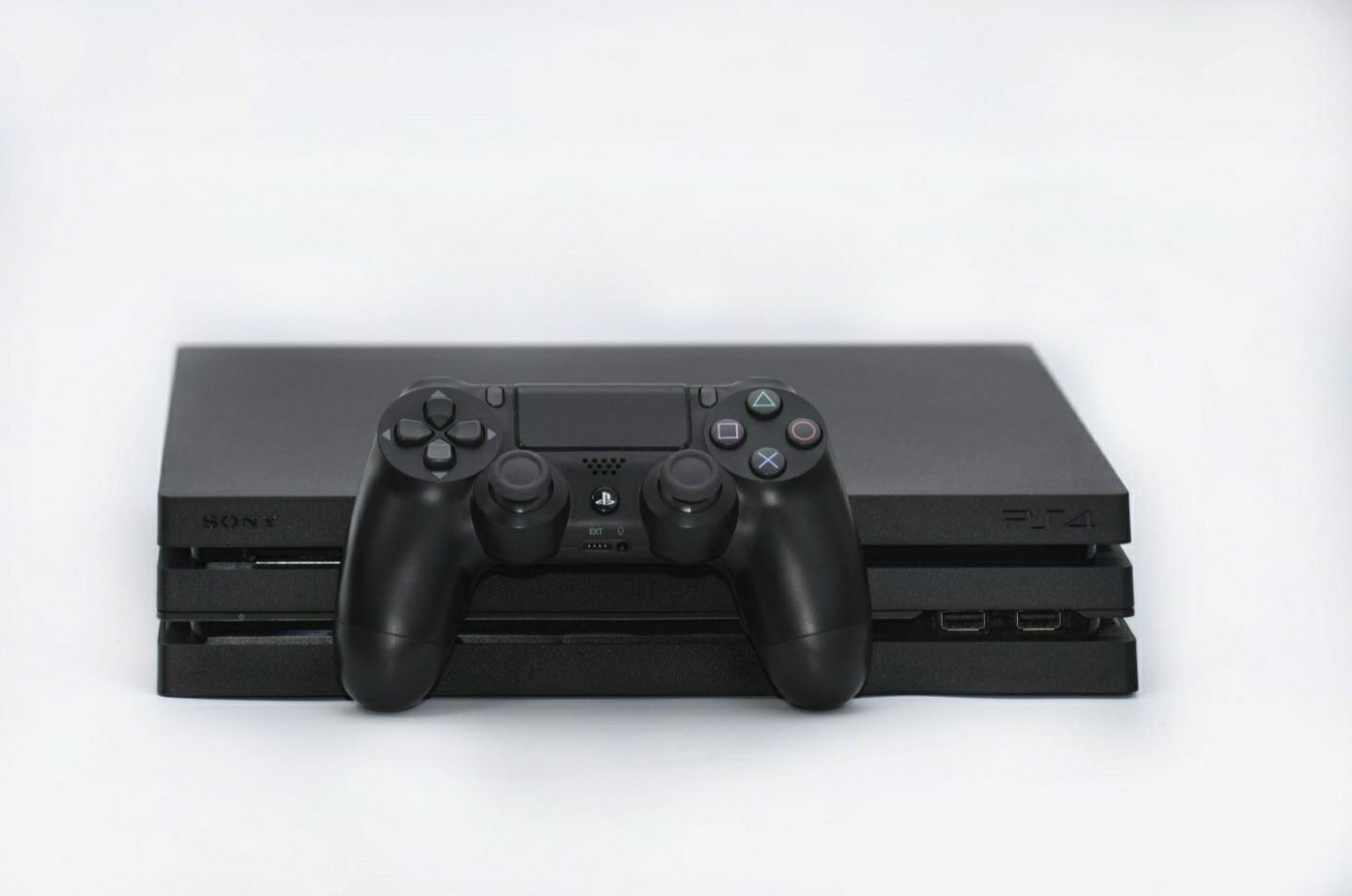 PS 4 PRO playstation 4 PRO cu manete