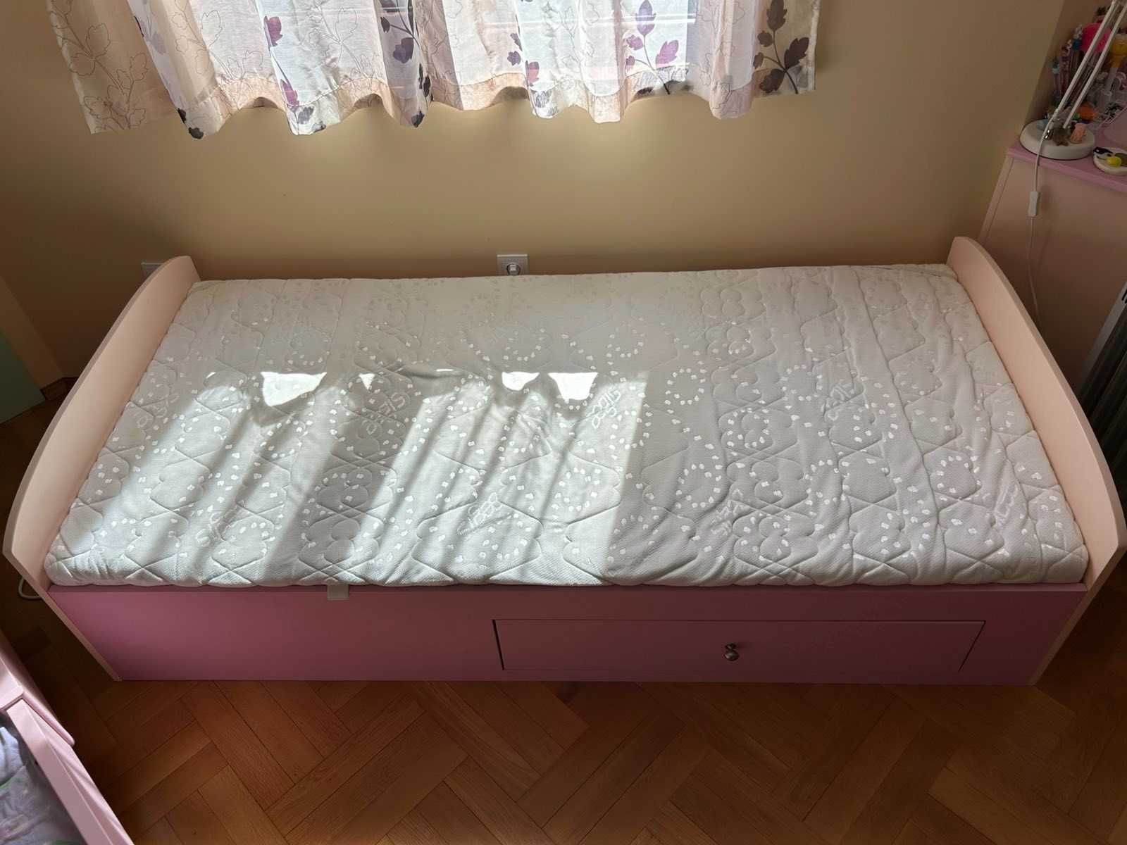Продавам здраво легло, правено по поръчка - размер 200/96