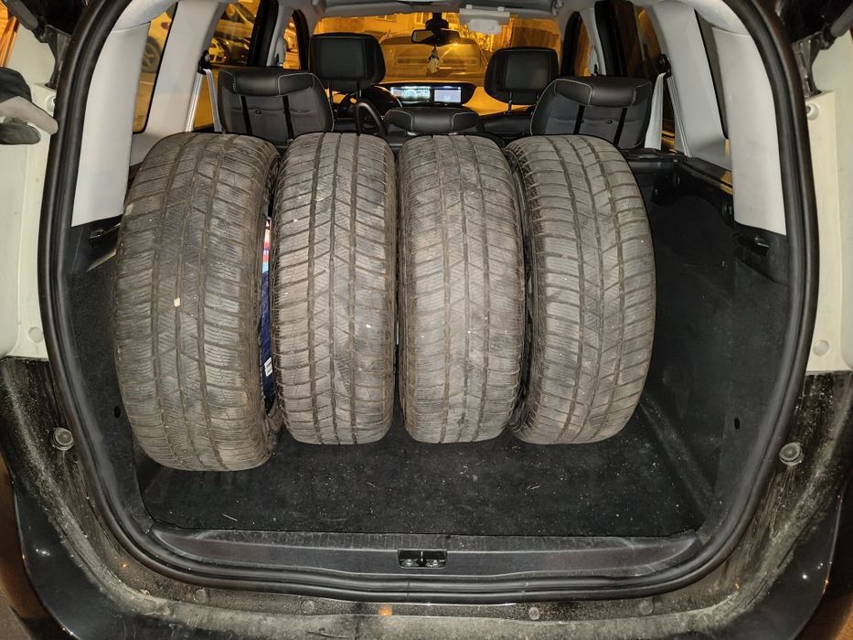 De vânzare anvelope iarna 225/60 R17
