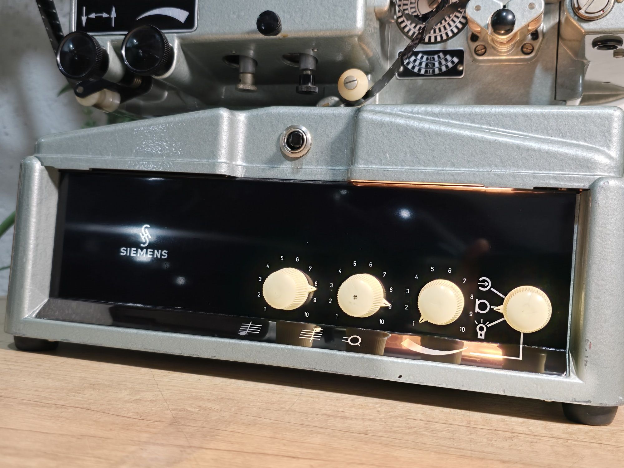 SIEMENS 2000 film 16MM ,video proiector retro 1960, audio amplificator