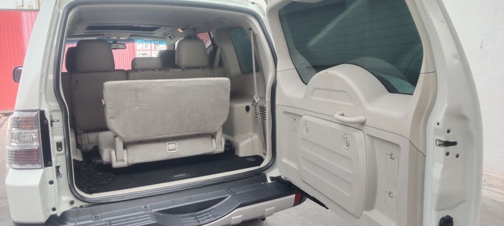 Mitsubishi Pajero IV (с системой Super Select 4WD-II).