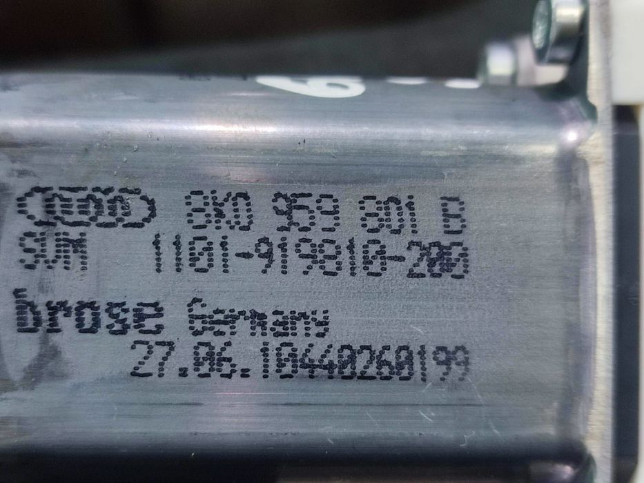 Motoras geam stanga fata 8K0959801B Audi A8 D4/4H [2010 - 2014] 4.2 t