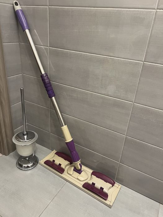 Стеклянный ершик и швабра