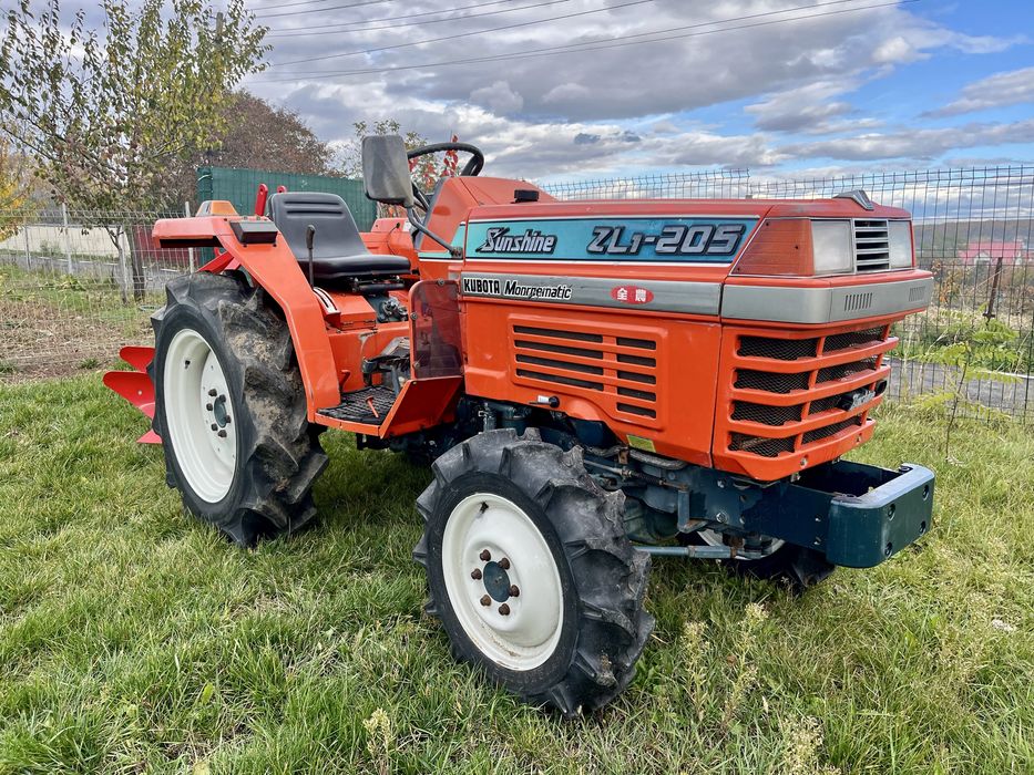 Tractor 4x4 Kubota L1-205