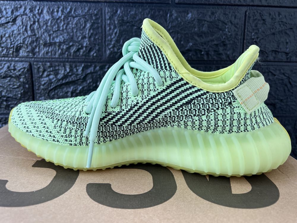 Yeezy 359 v2 Yeezreel Reflective 40