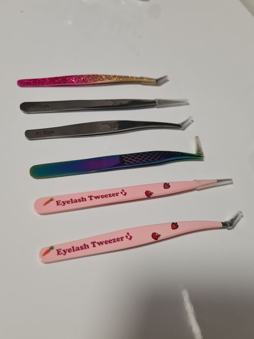 Vând pensete în stare noua