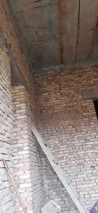 Hovli sotiladi 5 sotix