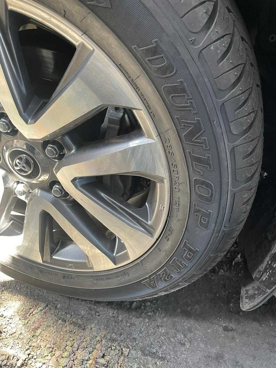 Продам резину DUNLOP PT2A 285/50R20 112V