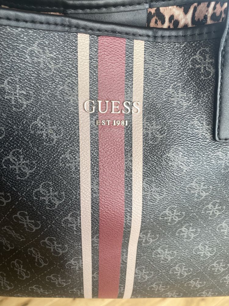 Чанта Guess голяма