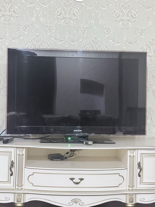 Продам телевизор Самсунг диагональ 115