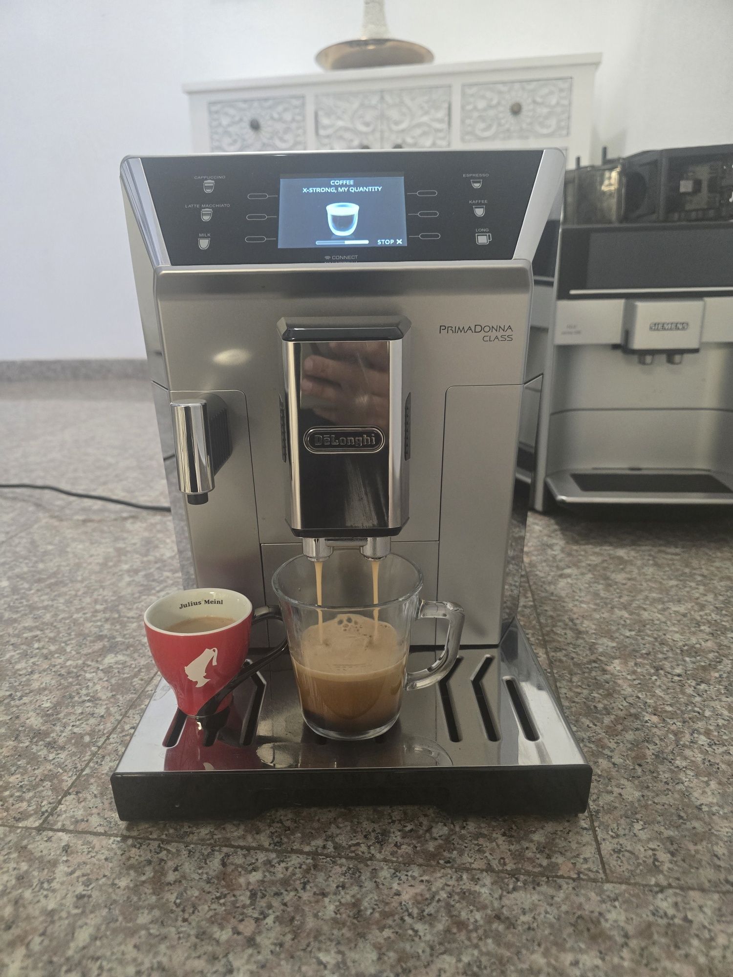 Кафемашина Delonghi Primadonna class