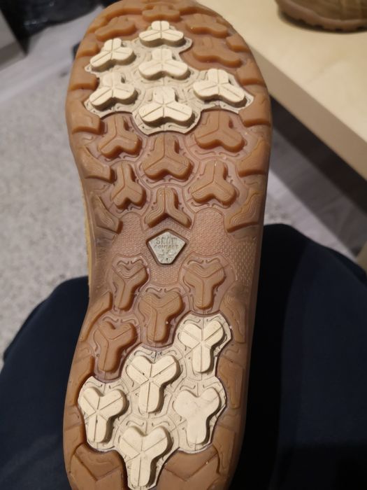 Vând ghete piele întoarsă 41