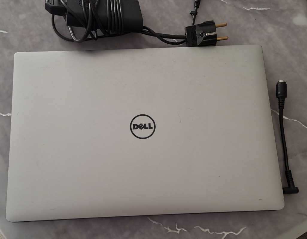 15.6" Геймърски Бизнес Лаптоп Dell XPS 15 9560 Core i7-7700HQ, UHD