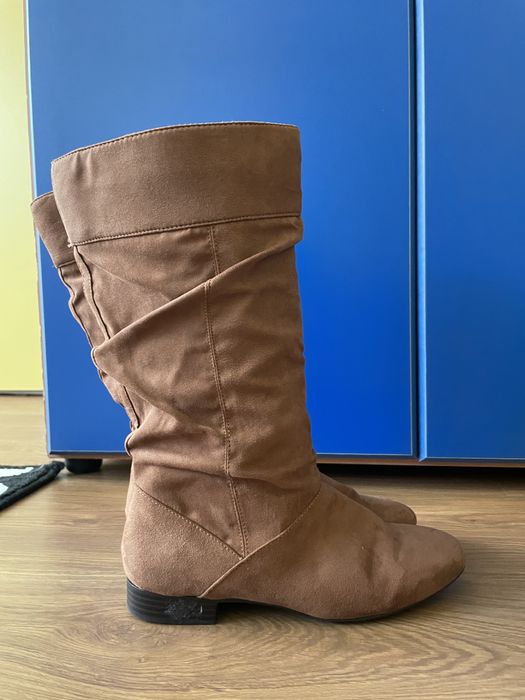 Нови велурени кафяви ботуши