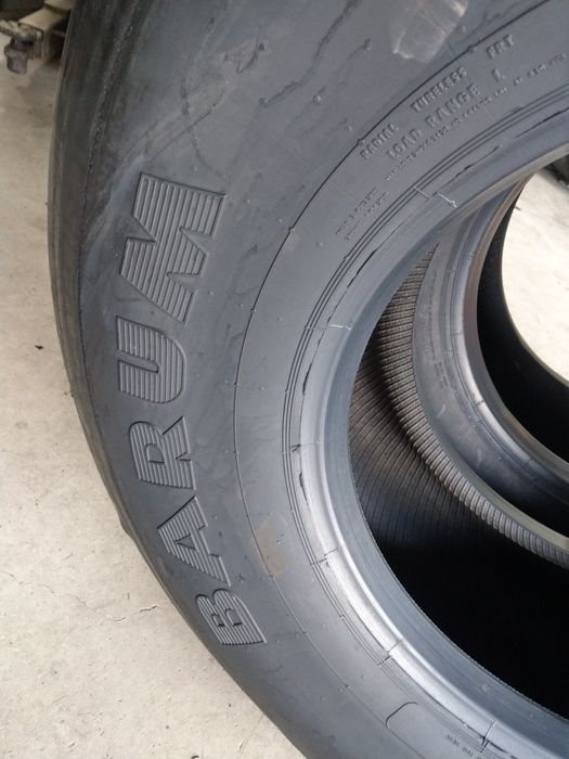 Vând două anvelope resapate 425/65R22,5