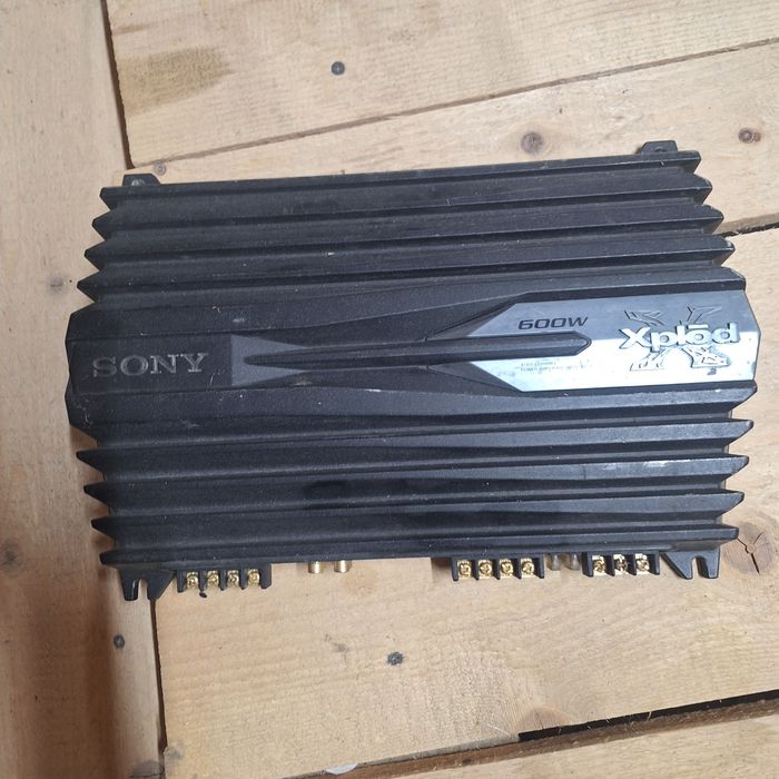 Vând tun bass alpine,stație Sony și 4 difuzoare audi(originale)