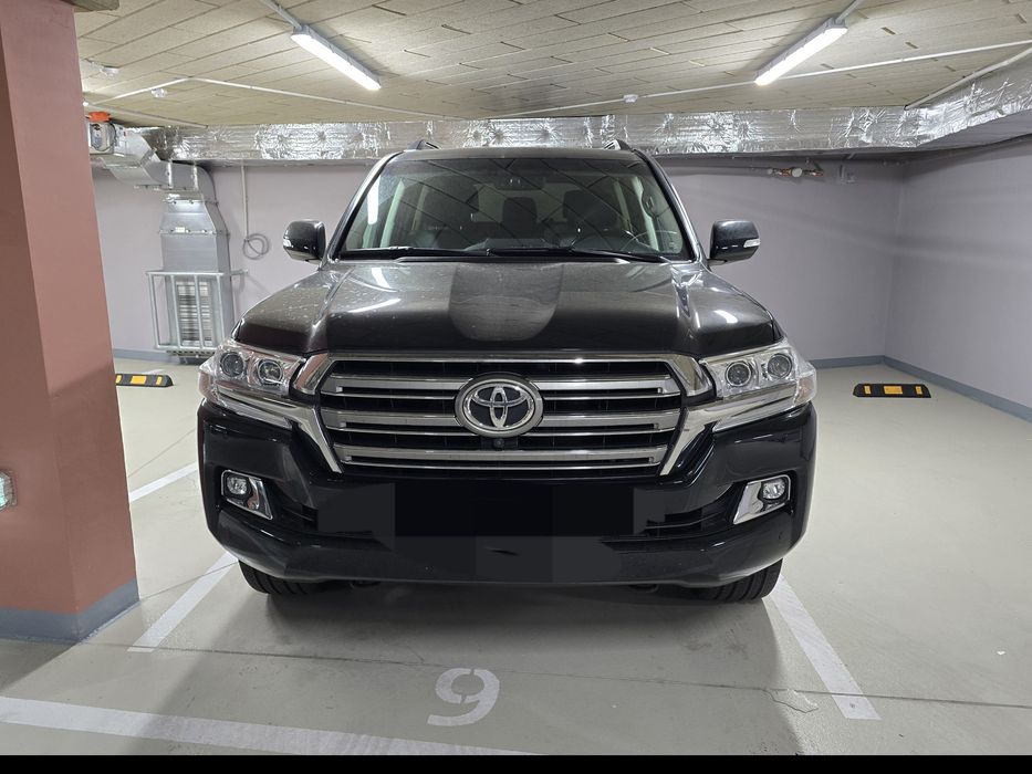 Toyota Land Cruiser V8