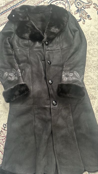 Натуральная дублёнка за 80000 тенге.