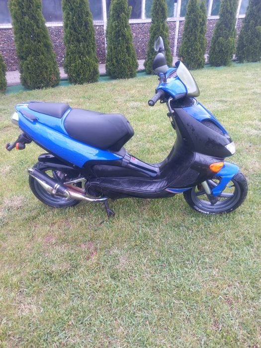 Scuter Aprilia sr