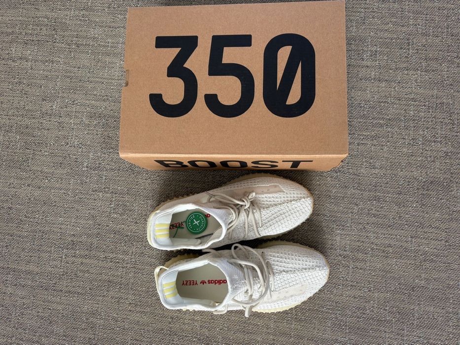 Vând Adidas Yezzy 350 Boost,1-1 cu originalul.Preț 550 Ron-negociabil.