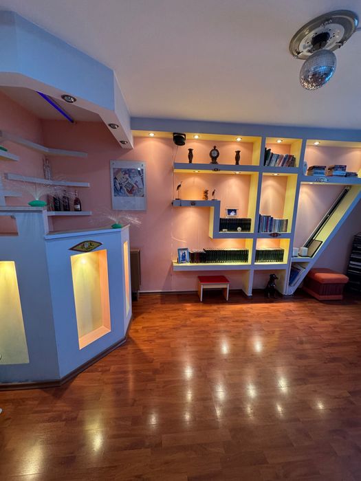 Vând apartament  3 camere, decomandat, Rahova  PREȚ NEGOCIABIL