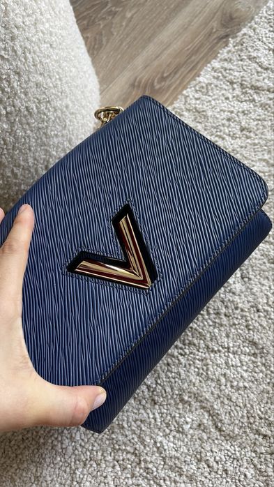 Geanta Louis Vuitton Epi Twist MM Shoulder Bag Indigo