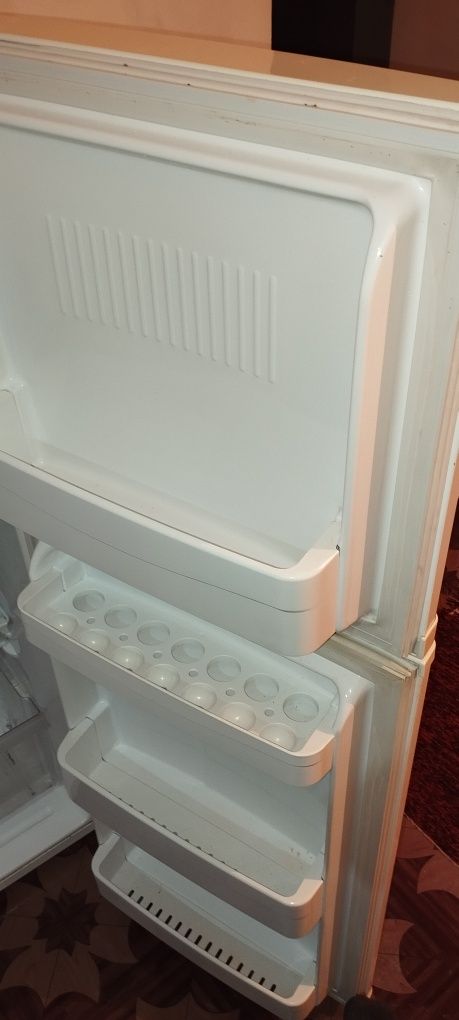 Продаётся холодильник LG.