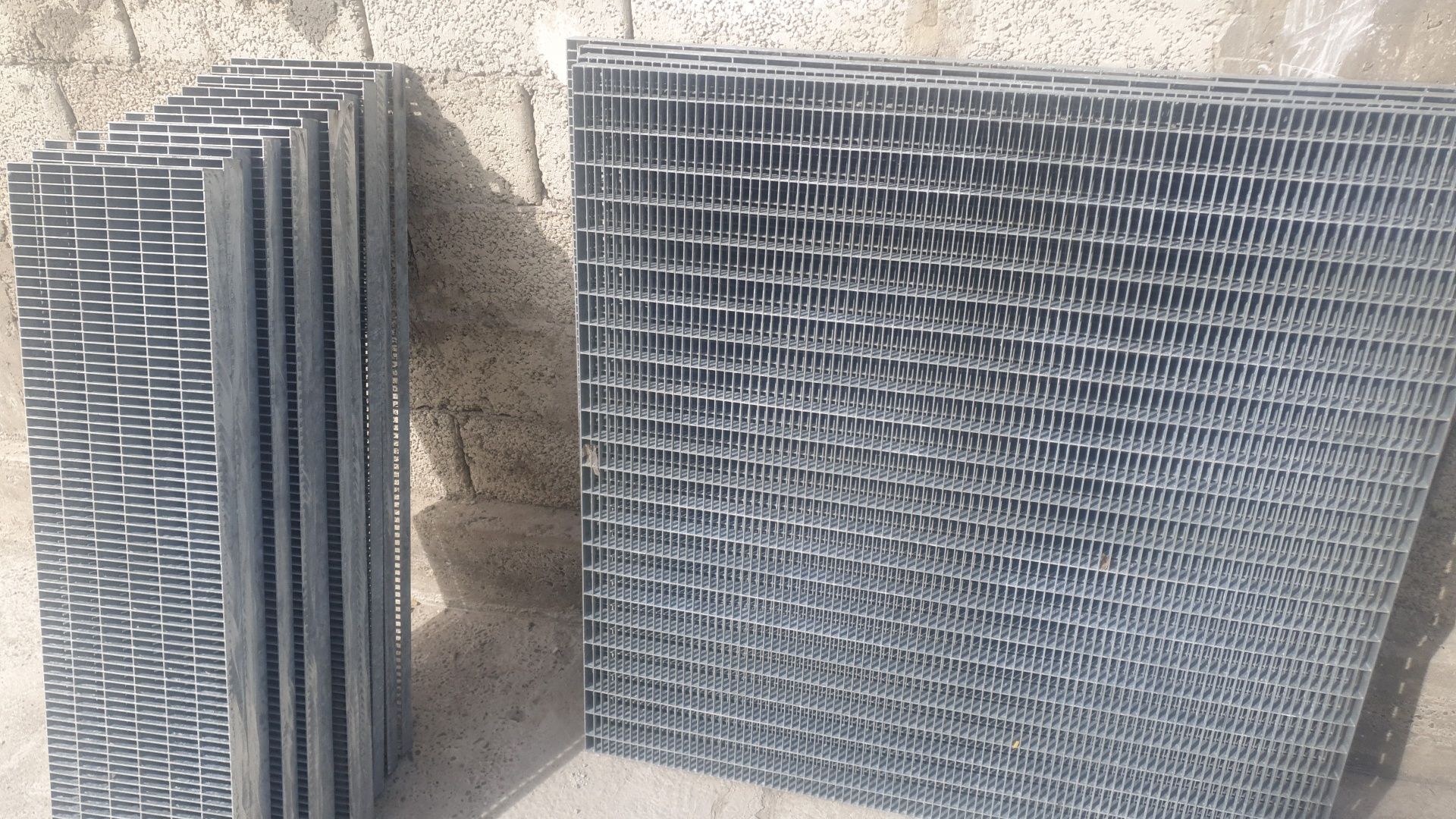 Scari si trepte metalice