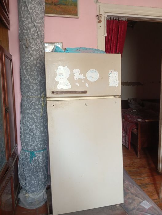 Холодильник Юризань не рабочий ( на запчасти)