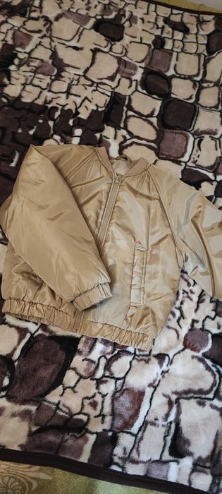 Пролетно-есенно яке в златисто