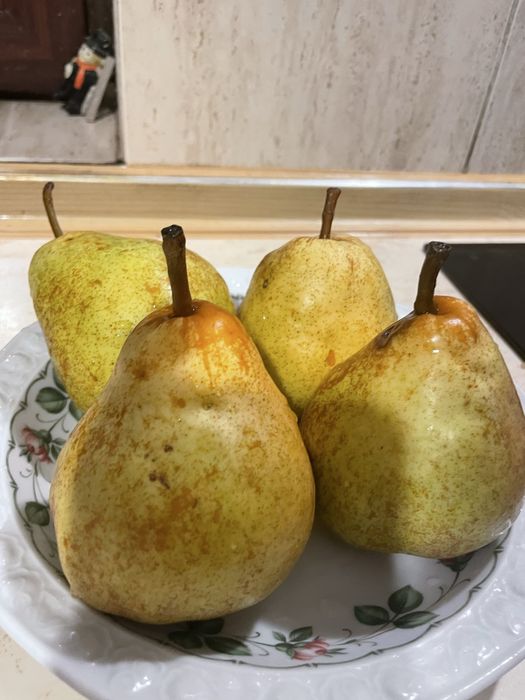 Pere bio de vânzare