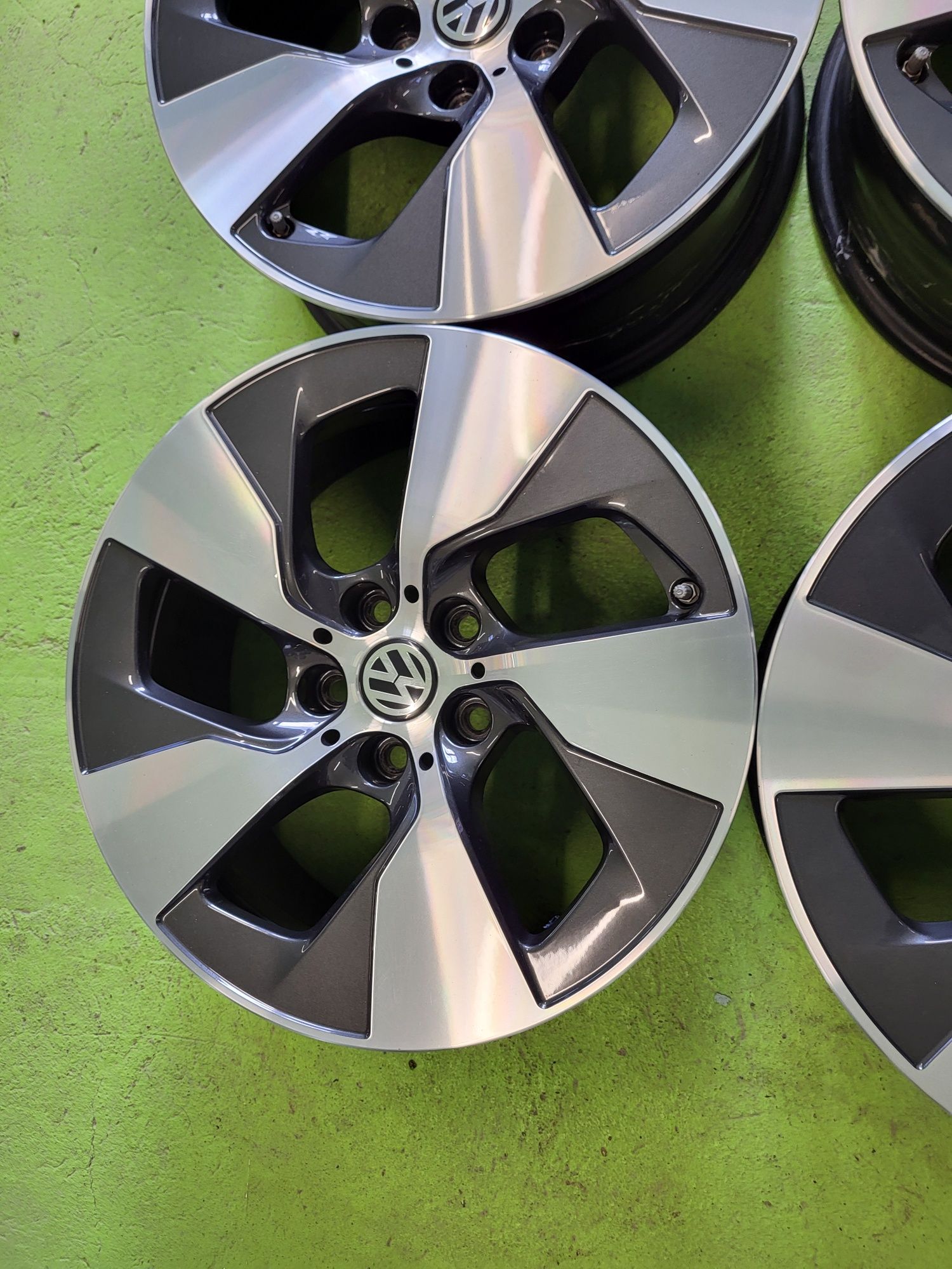 17 5x112 Vw Passat Touran Skoda Audi A4 A5 A6 5х112