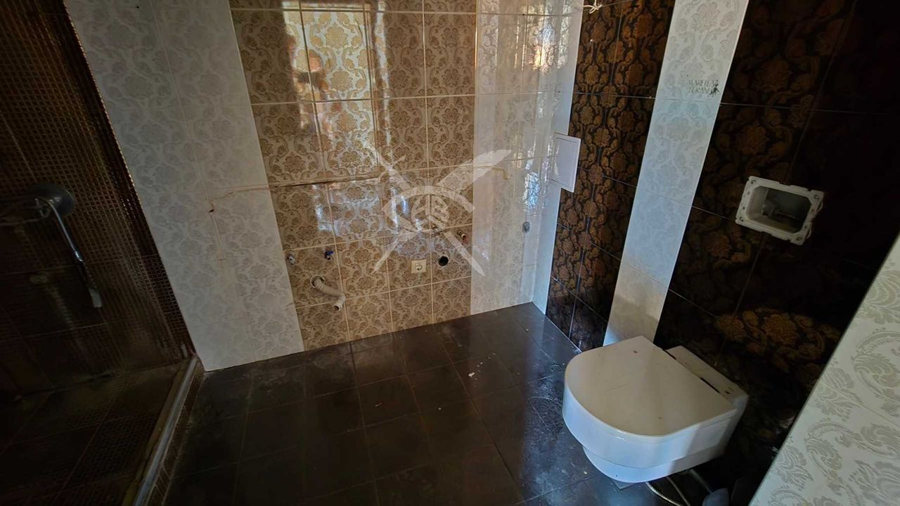 Продава се Двустаен апартамент в Пловдив, Център - 73 кв.м за 1918 €/кв.м - Снимка #7