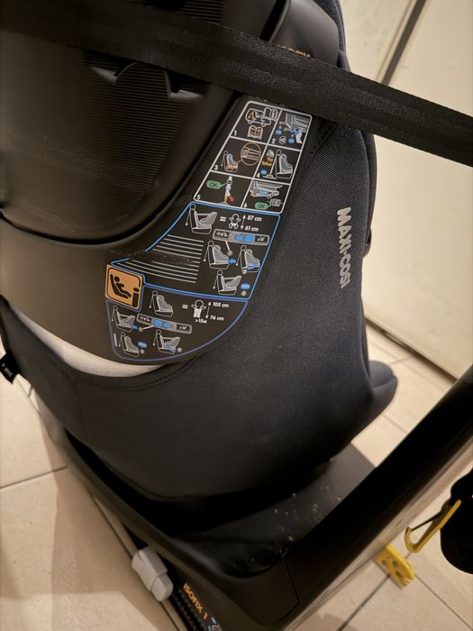 Столче за кола Maxi Cosi AxissFix