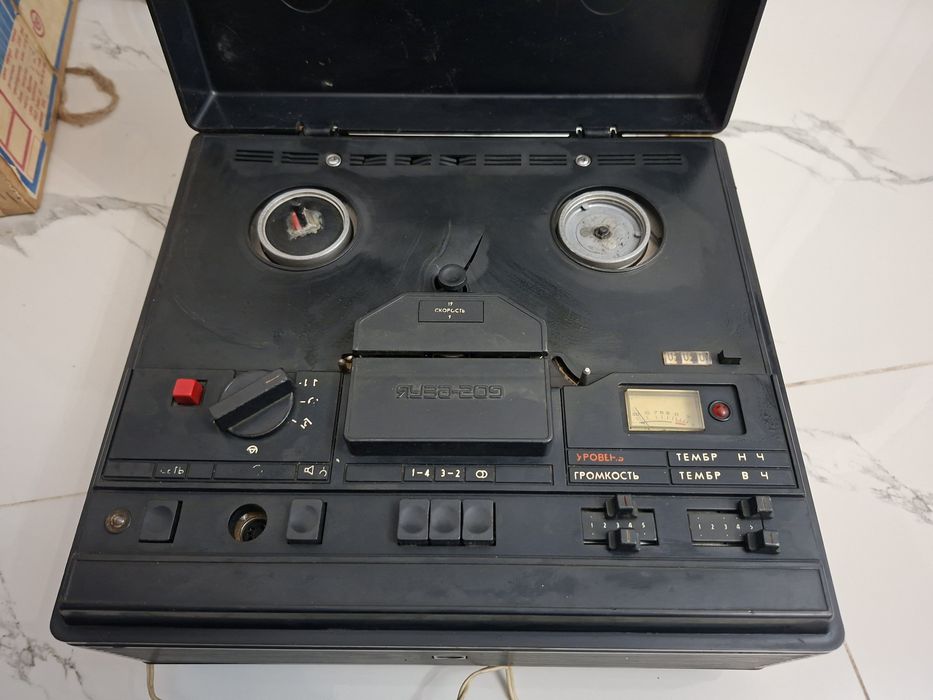 Проигрыватель маяк 001