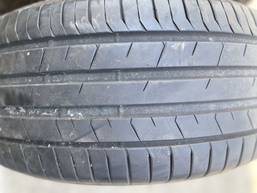 Vând 2 anvelope vara 275/55/19 Toyo
