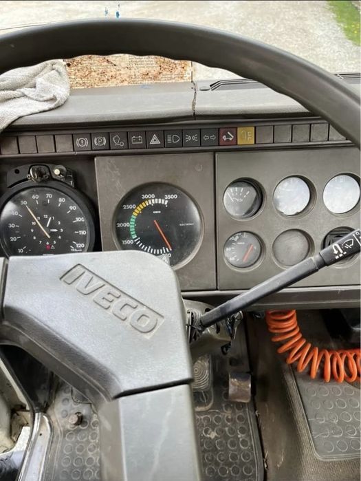 Vand Camion Iveco Fassi cu macara