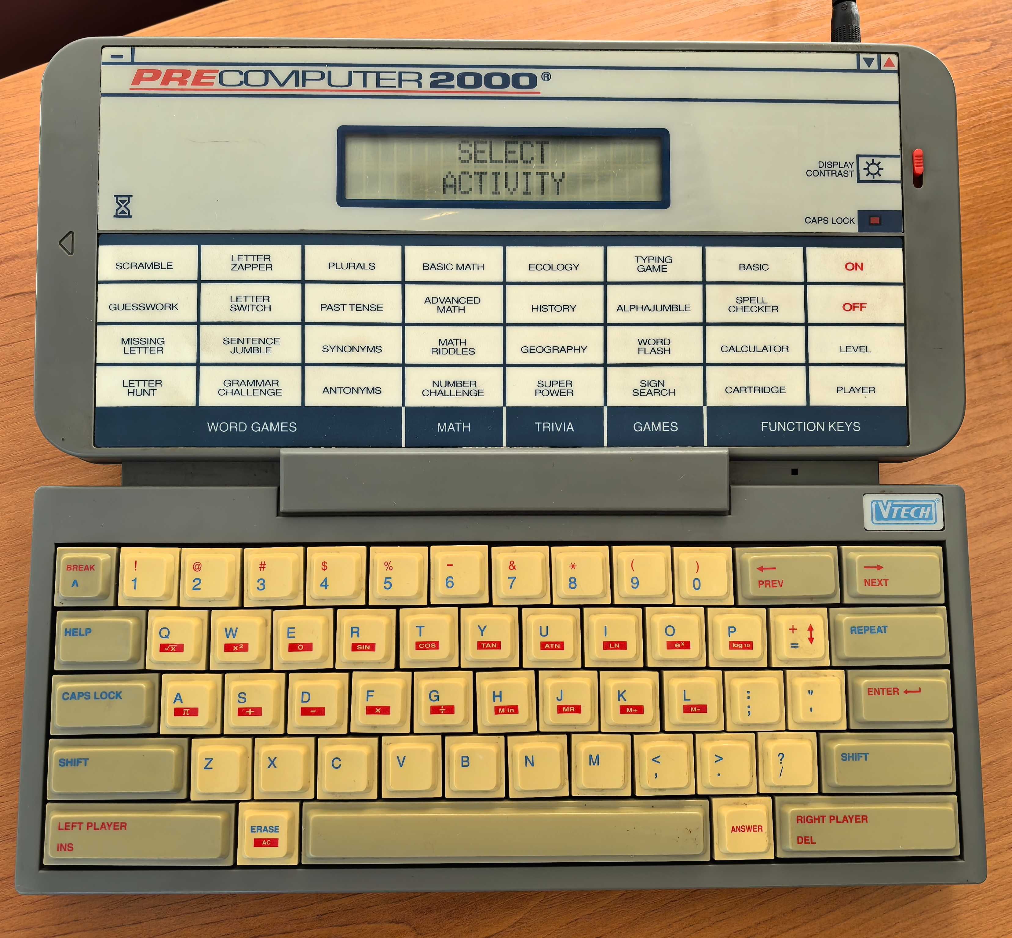 Компютър/лаптоп с игри и задачи Vtech PreComputer 2000