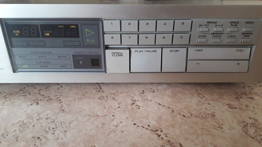 Player Yamaha CD-2  , Плеър Yamaha 1986 година