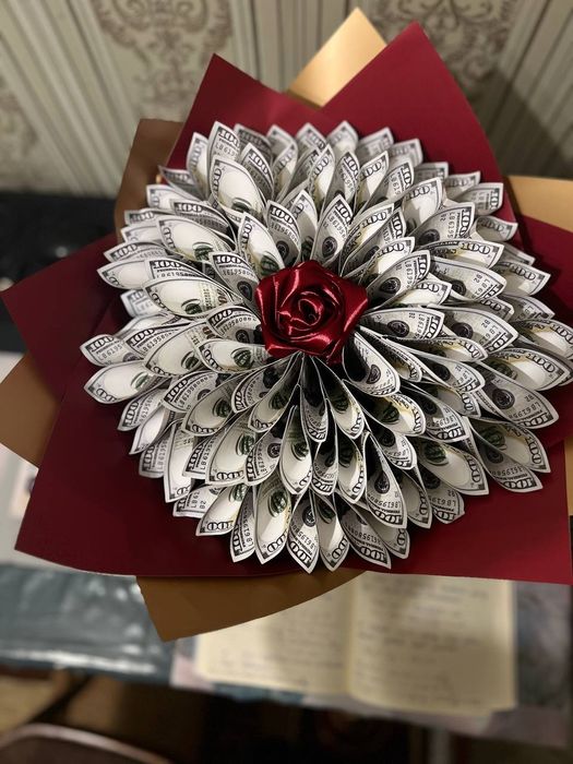 Dollarli buketlar lentali atr gul