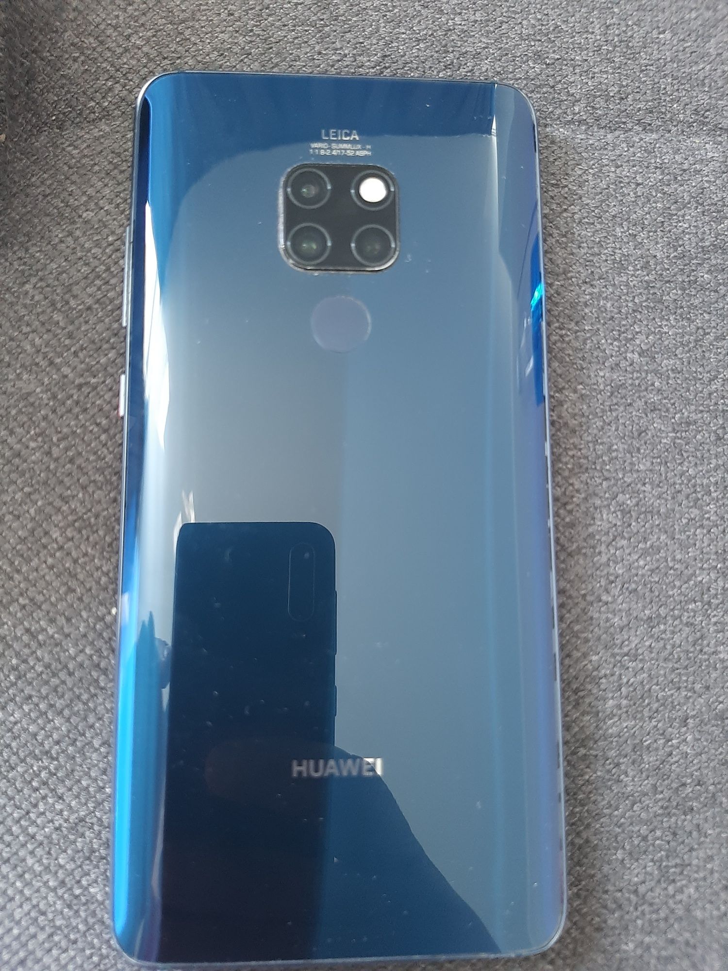 Продам HUAWEI Mate20